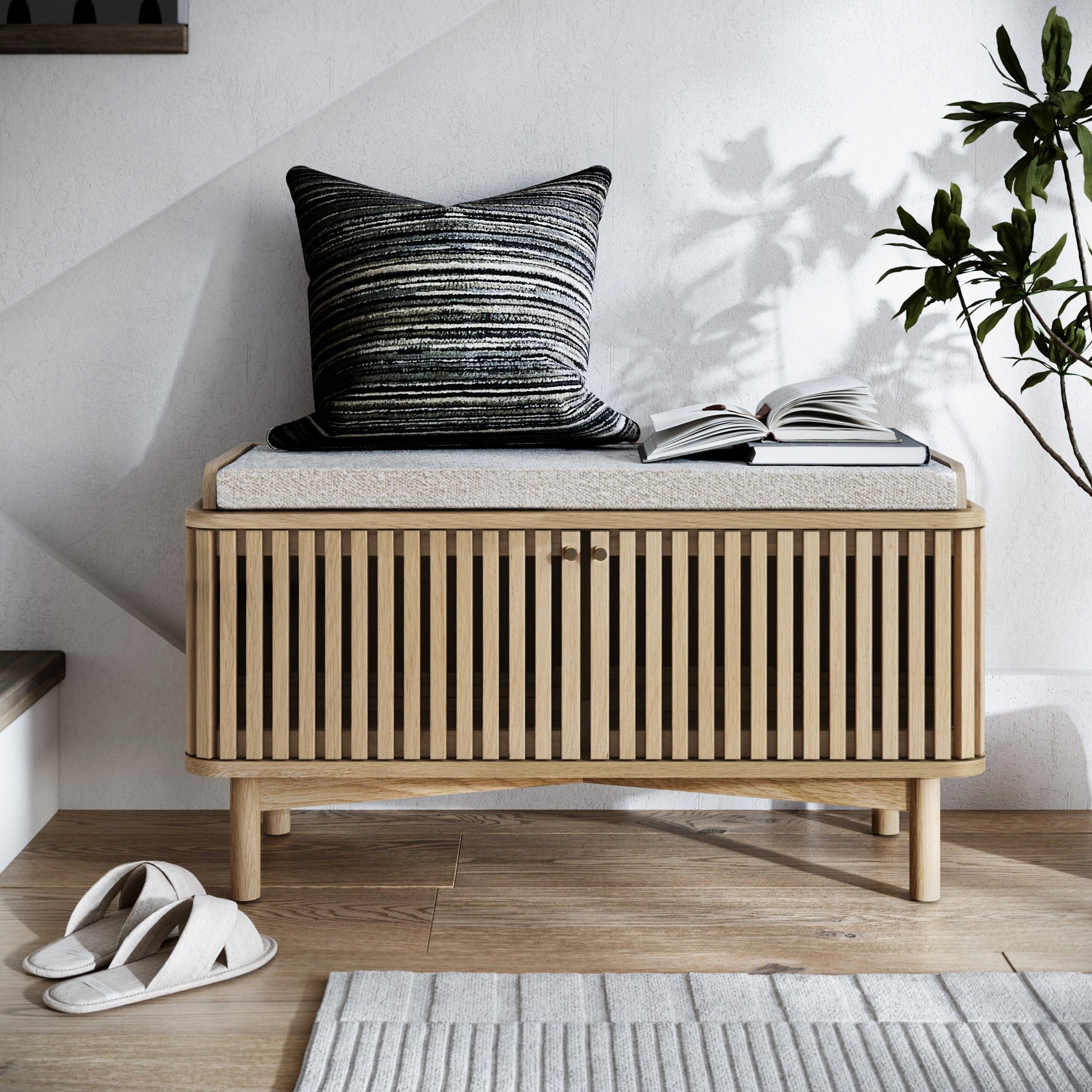 Banc de rangement rembourré à lattes de chêne